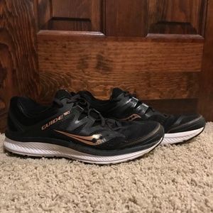 like new Saucony Guide ISO Size 10
